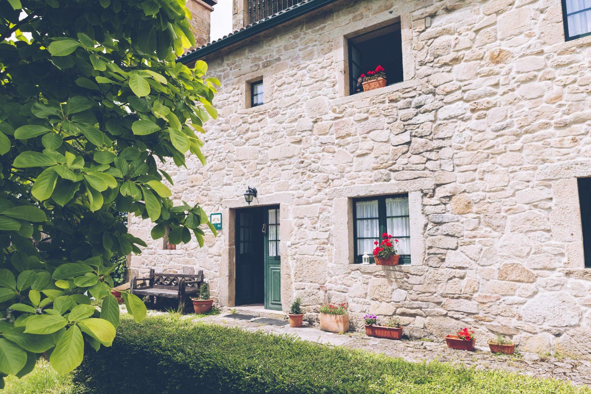 Parada De Francos Guest House Teo Exterior photo